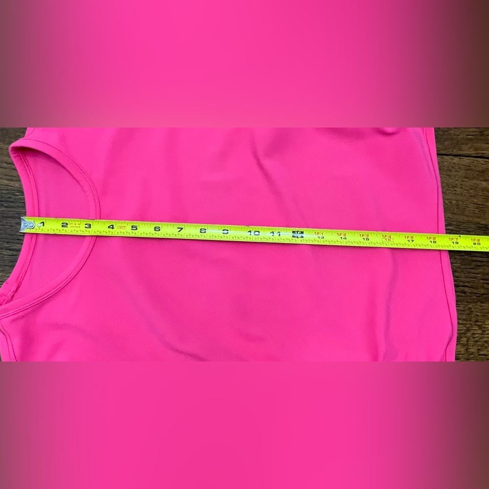🍋LIKE NEW All It Takes Scoop Neck Crop Top - Picture 10 of 11